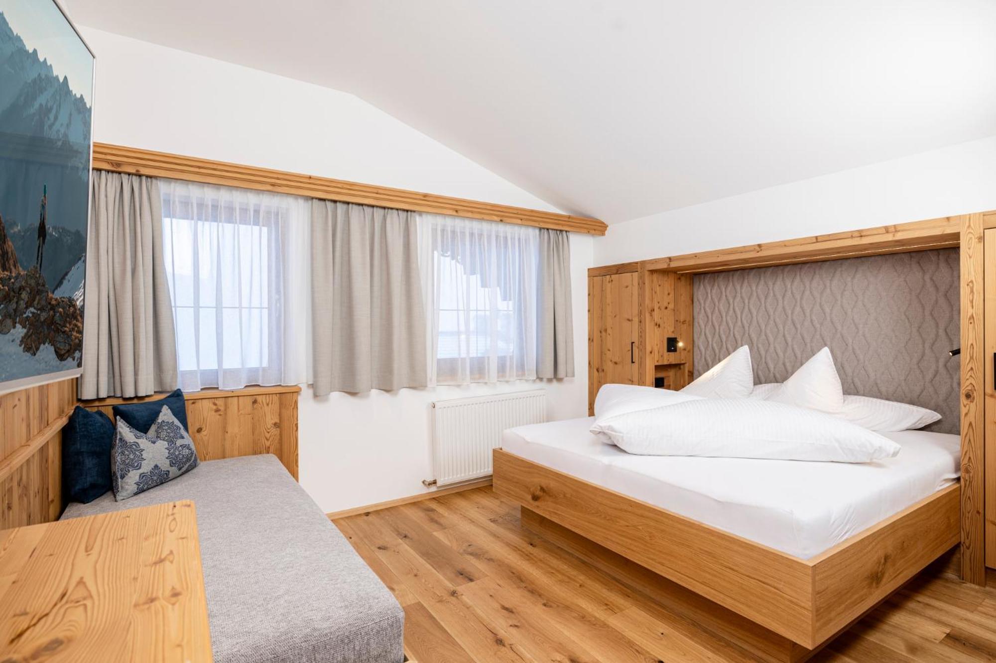 Aparthotel Landhaus St. Joseph Mayrhofen Exterior foto