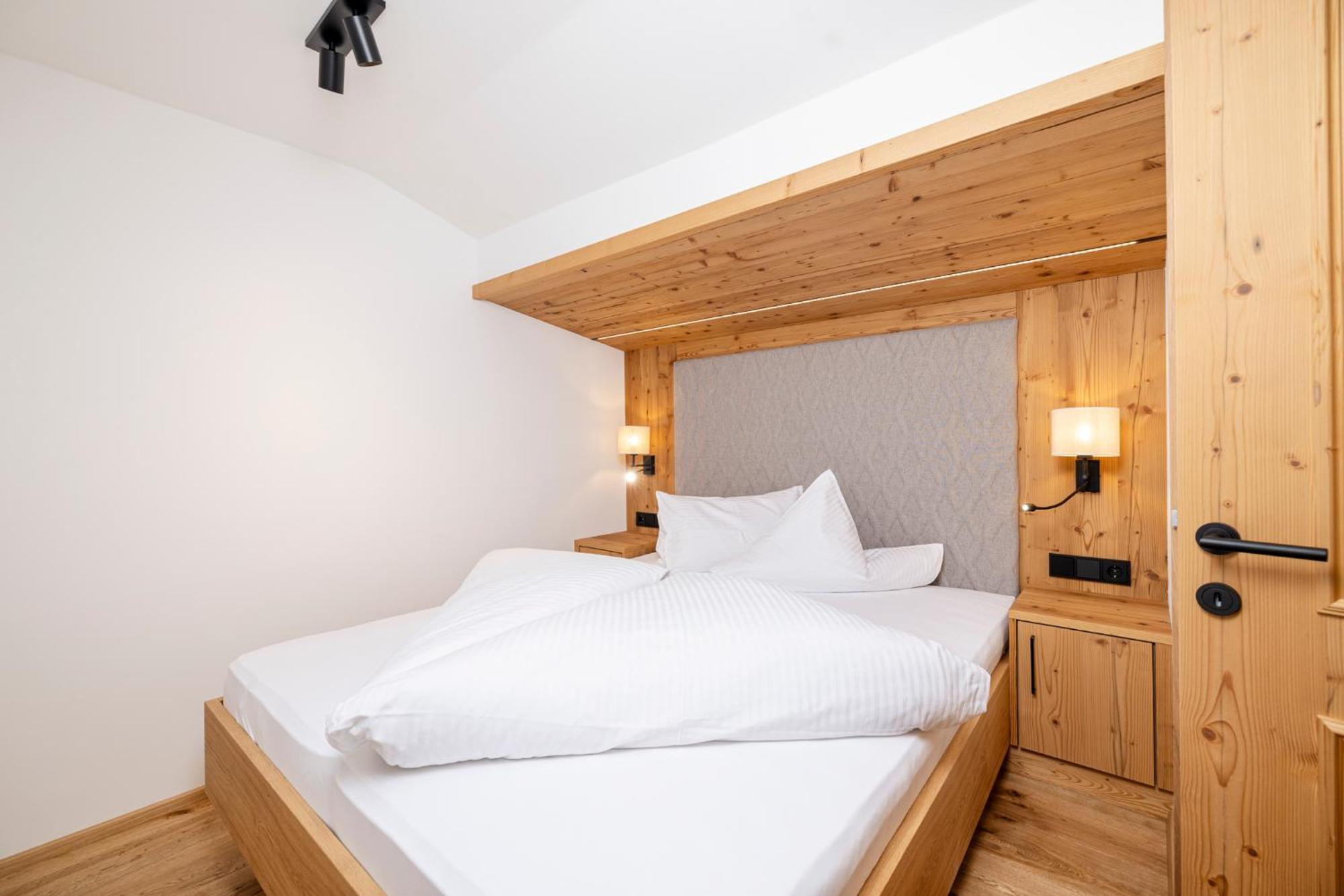 Aparthotel Landhaus St. Joseph Mayrhofen Exterior foto
