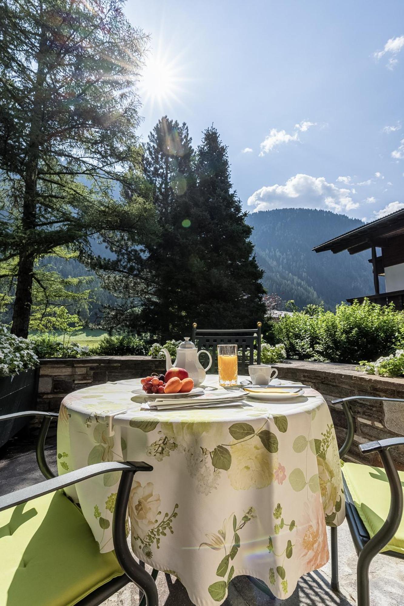 Aparthotel Landhaus St. Joseph Mayrhofen Exterior foto