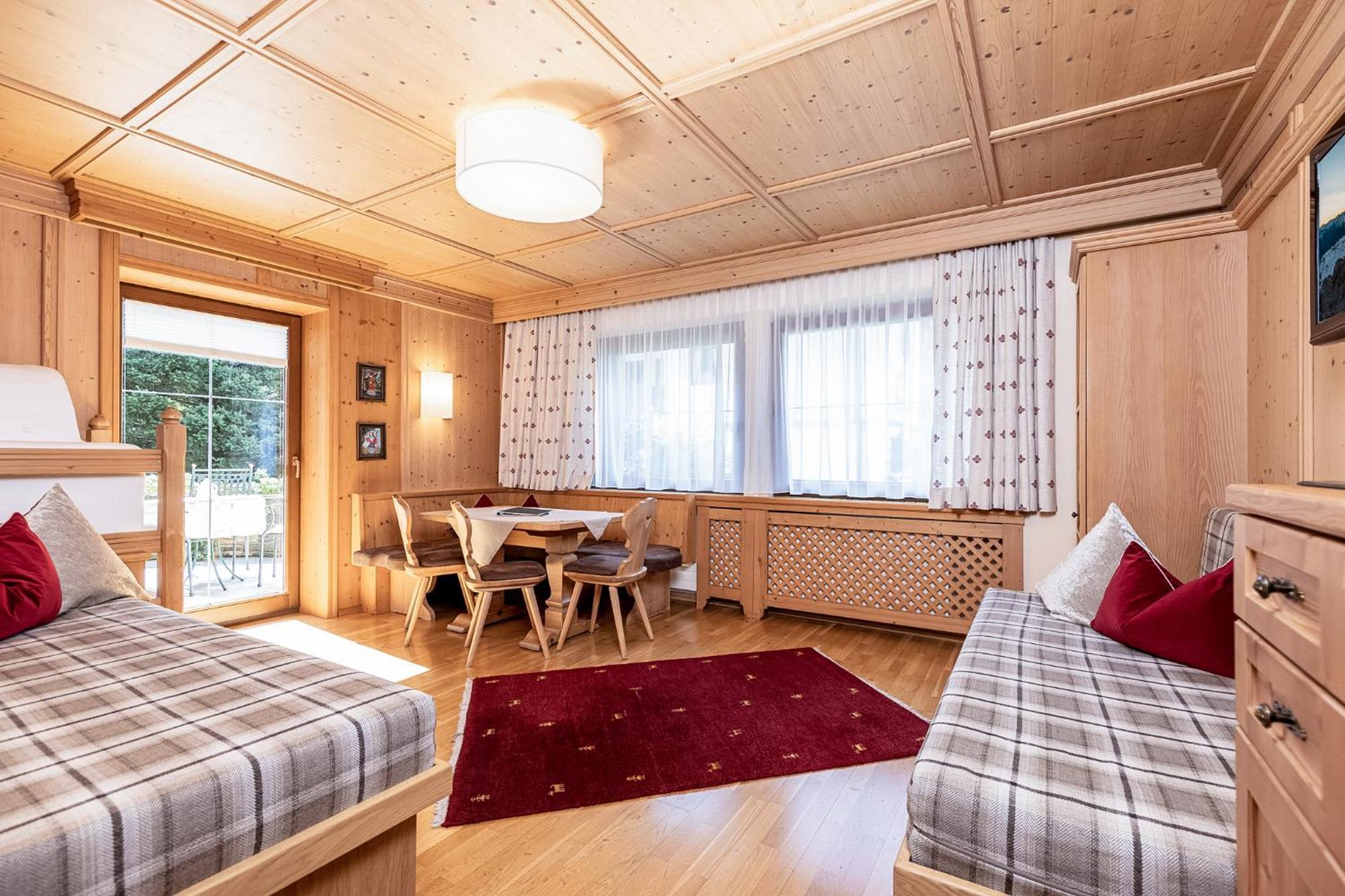 Aparthotel Landhaus St. Joseph Mayrhofen Exterior foto