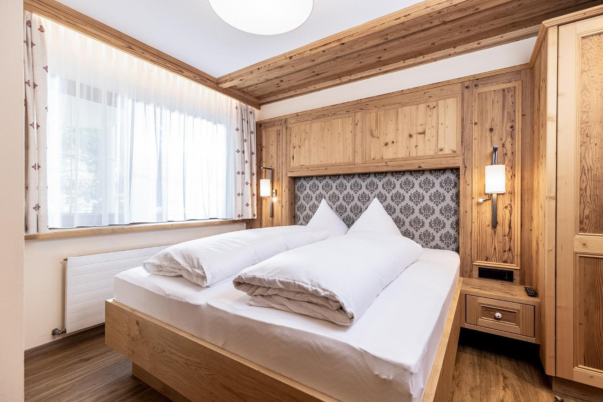 Aparthotel Landhaus St. Joseph Mayrhofen Exterior foto